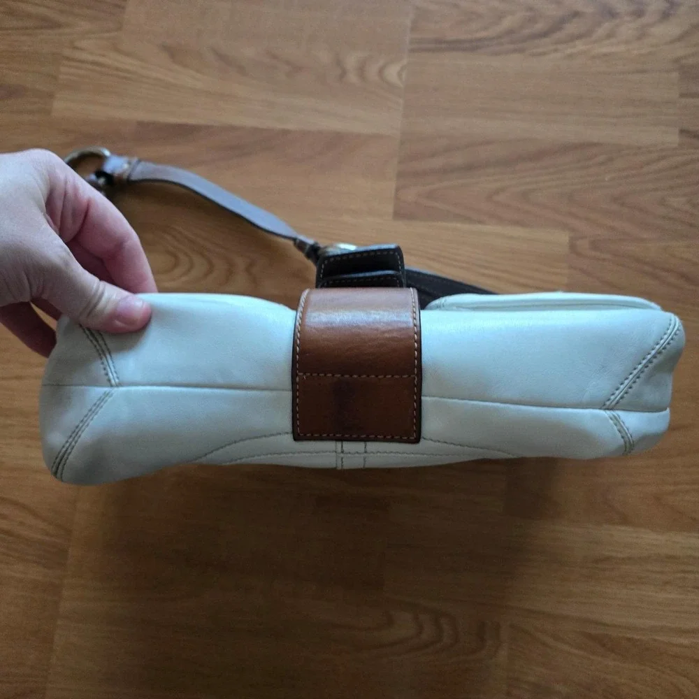 Coach Soho White Leather Buckle Flap Shoulder Bag Vintage Y2K Preppy L04S-3653